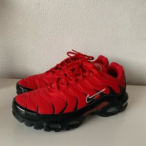 Just trying to get rid of some shoes I have too many.